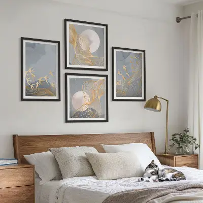 Komplet štirih slik v okvirju ptice v letu z luno na nebu