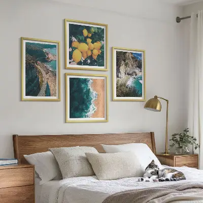 Pripravljena stenska galerija morska plaža z gorami in limonami