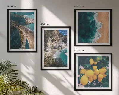 Pripravljena stenska galerija morska plaža z gorami in limonami