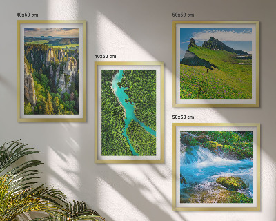 Pripravljena stenska galerija Zelene gore reka skale