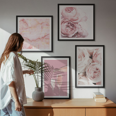 Pripravljena stenska galerija Vrtnice šampanjsko-marmorni pastel