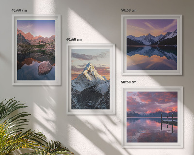 Pripravljena stenska galerija Gorske pokrajine v ozadju