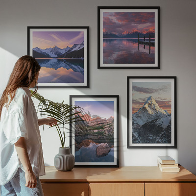Pripravljena stenska galerija Gorske pokrajine v ozadju