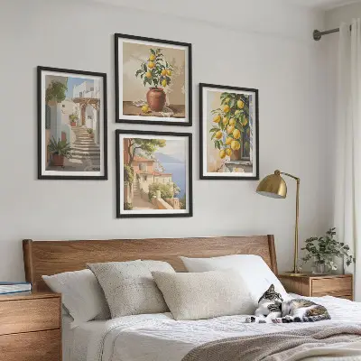 Pripravljena stenska galerija limonske ulice in pogled na morje
