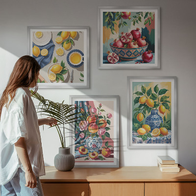 Pripravljena stenska galerija Rože in sadje v vazah