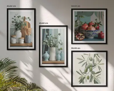 Pripravljena stenska galerija z motivom zelenih oljčnih vej in evkaliptusa