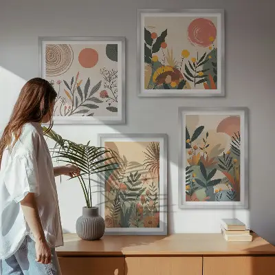 Pripravljena stenska galerija z rastlinskimi motivi v barvah