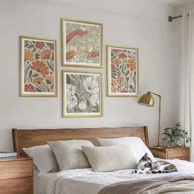 Pripravljena stenska galerija cvetlični vzorci v oranžni in zeleni barvi