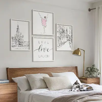 Komplet slik nad zofo elegantna grafika balerine in arhitekture