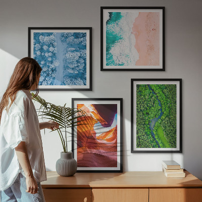 Set 4 slik v okvirju Zelenje vodnega kanjona pozimi