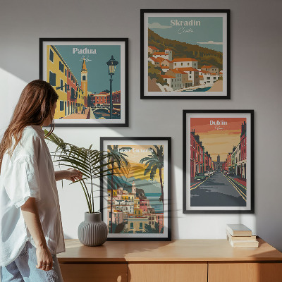 Pripravljena stenska galerija Pokrajine mest in narave