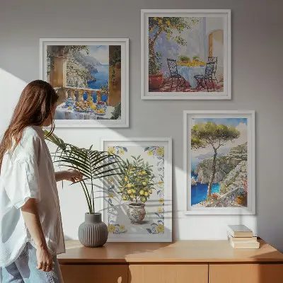 Pripravljena stenska galerija s slikami limonskega drevesa ob morju