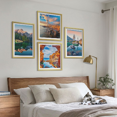 Set 4 slik v okvirju Odsev skal v gorskih jezerih