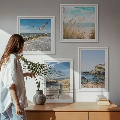 Komplet 4 slik v okvirju lesena pot ob plaži s pečinami
