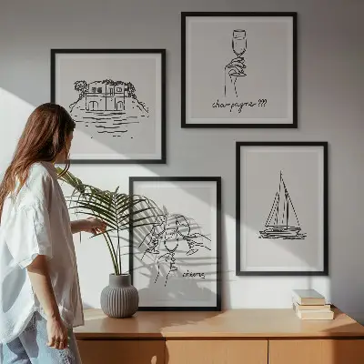 Pripravljena stenska galerija motiva hiše na vodi in jadrnice