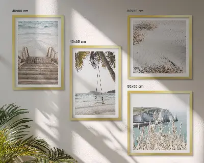 Pripravljena stenska galerija stopnice na plaži, gugalnica in morje