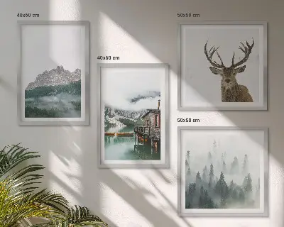 Komplet štirih slik v okvirju z motivom gora, jezera, jelenov, koče in megle