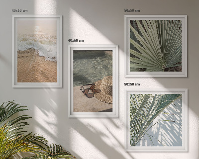 Pripravljena stenska galerija Sončna očala za na plažo v vodi