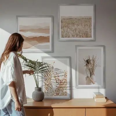 Pripravljena stenska galerija z rastlinskimi motivi v bohemskem slogu