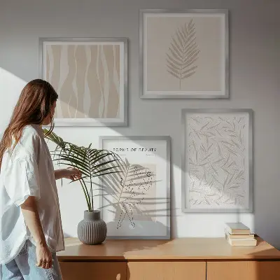 Komplet slik nad zofo z minimalističnimi rastlinskimi motivi