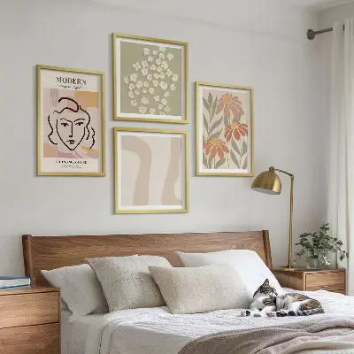 Komplet slik za nad zofo z motivom moderne abstraktne ženske