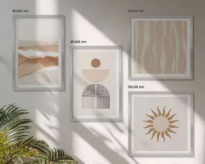 Pripravljena stenska galerija z abstraktno pokrajino v naravnih geometrijskih oblikah
