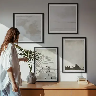 Komplet slik Minimalistične ptice v letu nad zofo