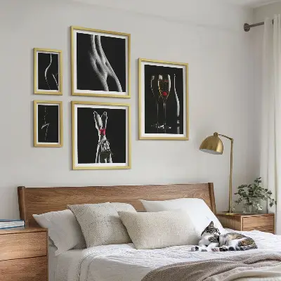 Poliptih v okvirju elegantni moderni poudarki v črni in rdeči barvi
