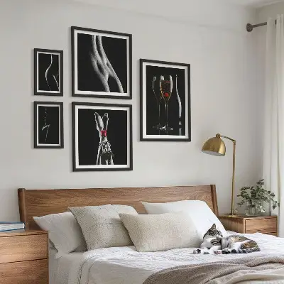 Poliptih v okvirju elegantni moderni poudarki v črni in rdeči barvi