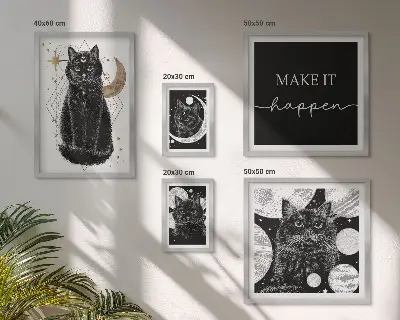 Poliptih v okvirju boho prostor s črnimi mačkami