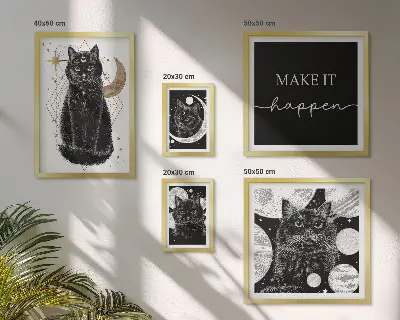 Poliptih v okvirju boho prostor s črnimi mačkami