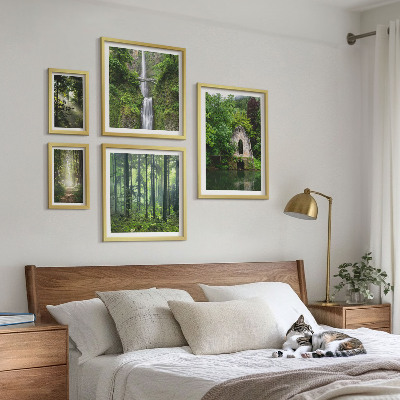 Komplet ujemajočih se slik Zeleni gozdovi slapovi narava