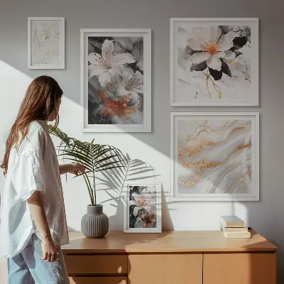 Komplet 5 slik v okvirju z motivom cvetličnega marmornega ozadja