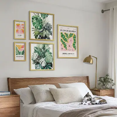 Komplet ujemajočih se slik z rastlinskimi motivi boho cvetja