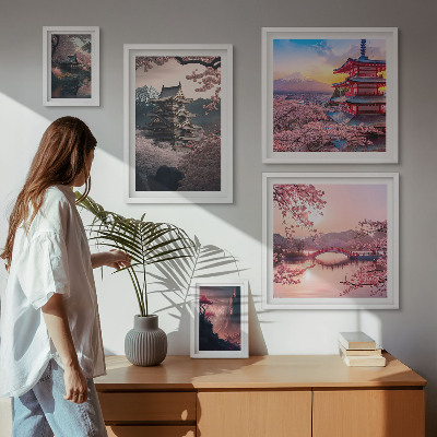 Komplet ujemajočih se slik Japonske pokrajine s češnjami