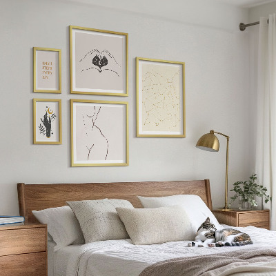 Poliptih v okvirju Minimalistični vesoljski motivi