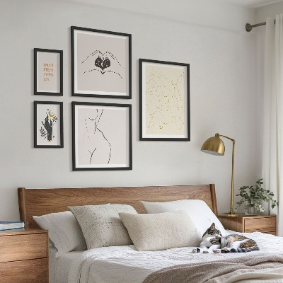 Poliptih v okvirju Minimalistični vesoljski motivi