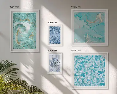 Komplet 5 slik v okvirju z elegantnimi turkizno modrimi poudarki