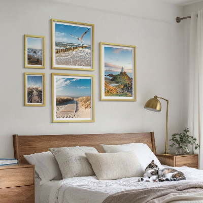 Poliptih v okvirju Obmorski svetilniki in plaže