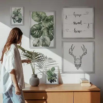Komplet ujemajočih se slik z rastlinskimi motivi za naraven dom