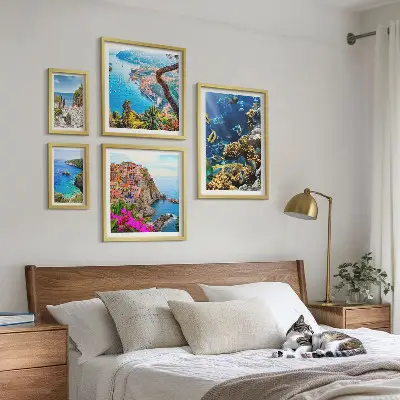 Poliptih v okvirju z motivi obmorske pokrajine, rib in plaž