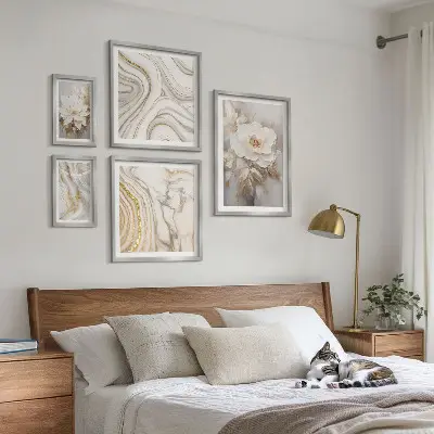 Komplet 5 slik v okvirju abstraktni cvetlični motivi v elegantnem slogu