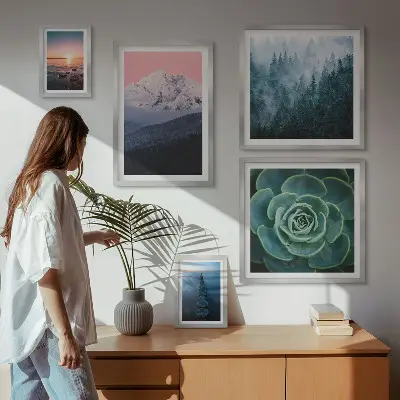 Komplet ujemajočih se slik pokrajine z gorami in morjem v boho stilu