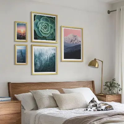 Komplet ujemajočih se slik pokrajine z gorami in morjem v boho stilu