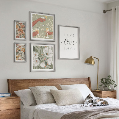Komplet ujemajočih se slik Elegantni slogani s cvetličnimi grafikami