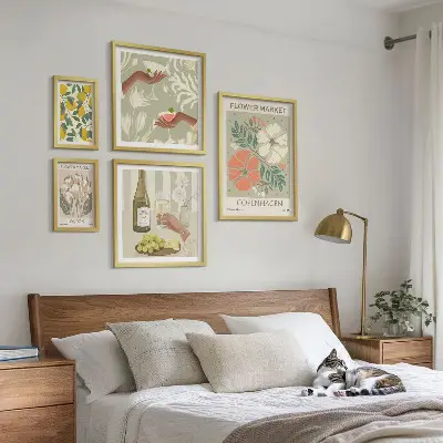 Komplet ujemajočih se slik cvetlični motivi s sadjem v vintage slogu