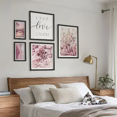 Komplet 5 slik v okvirju cvetlični motivi s pastelnimi slogani