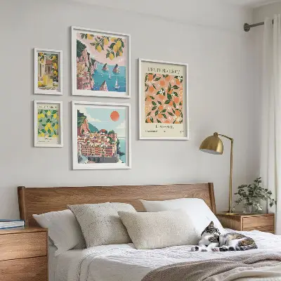 Komplet ujemajočih se slik z motivom tržnice s sadjem ob morju
