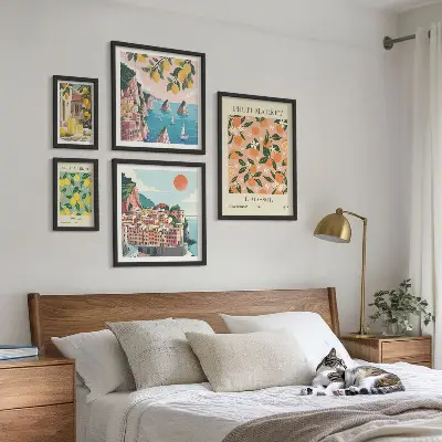 Komplet ujemajočih se slik z motivom tržnice s sadjem ob morju