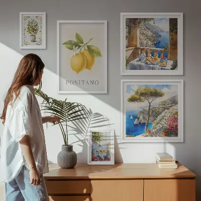Komplet ujemajočih se slik s citrusnimi poudarki v mediteranskem slogu